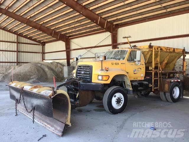 Ford F800 Lame spazzaneve e aratri