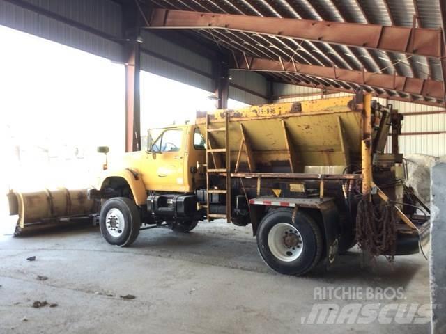 Ford F800 Lame spazzaneve e aratri