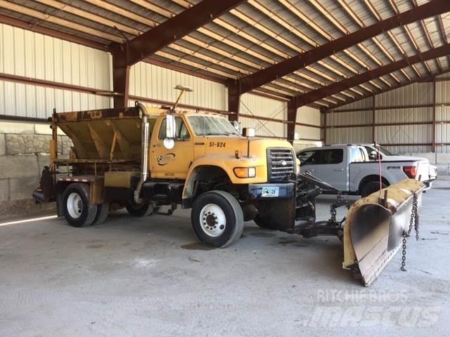 Ford F800 Lame spazzaneve e aratri