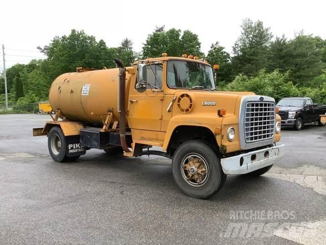 Ford L8000 Autocisterne