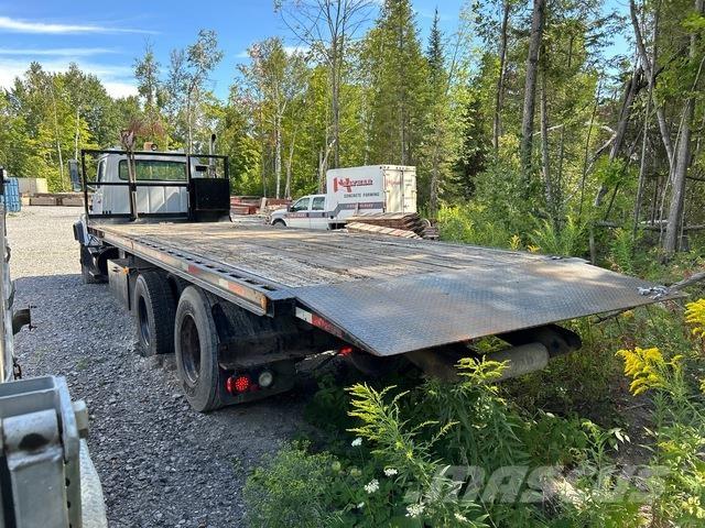 Ford L8000 Carroattrezzi