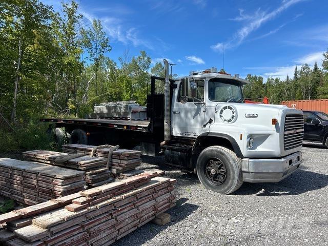 Ford L8000 Carroattrezzi
