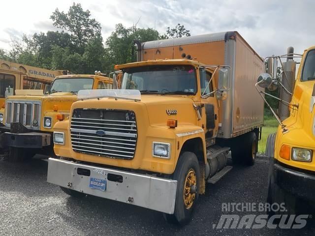 Ford L8000F Camion cassonati