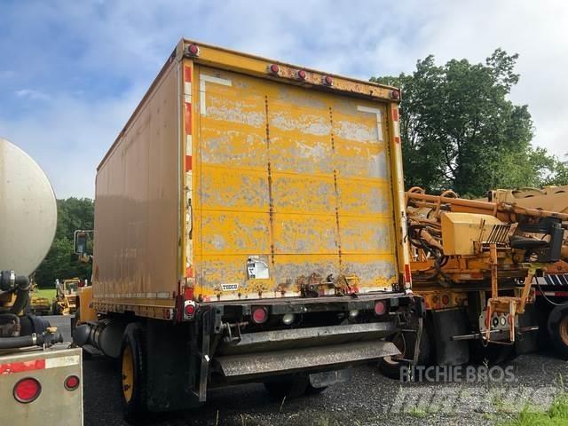 Ford L8000F Camion cassonati