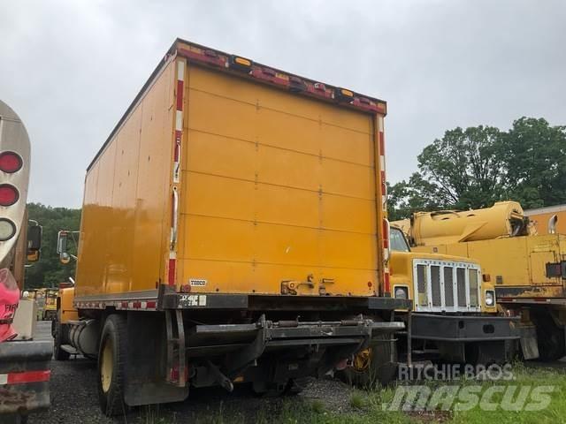 Ford L8000F Camion cassonati