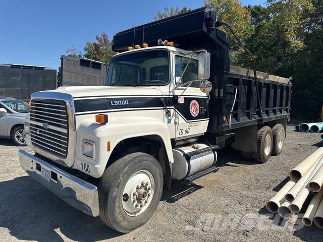 Ford L9000 Camion ribaltabili