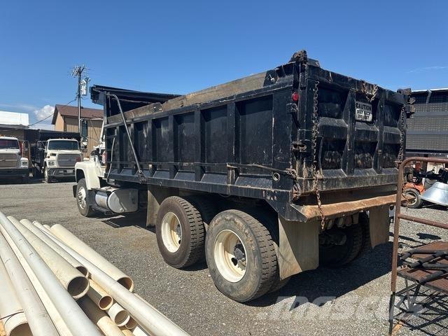 Ford L9000 Camion ribaltabili