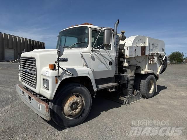 Ford LN7000 Autocarro spazzatrice
