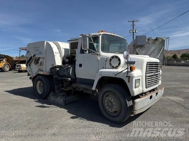 Ford LN7000 Autocarro spazzatrice