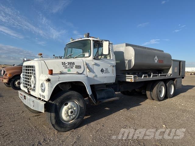 Ford LT8000 Cisterna
