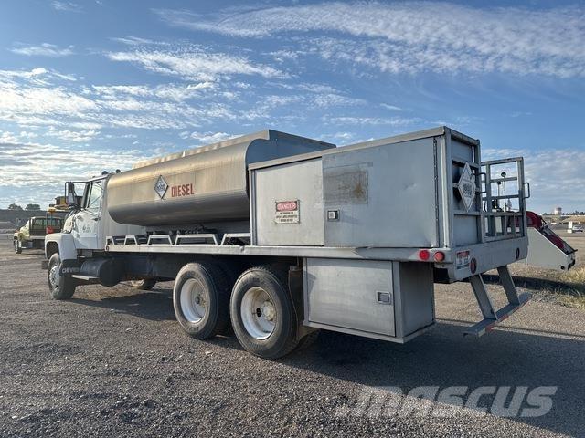 Ford LT8000 Cisterna
