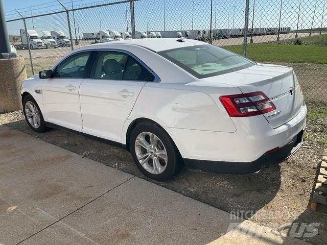 Ford Taurus Auto