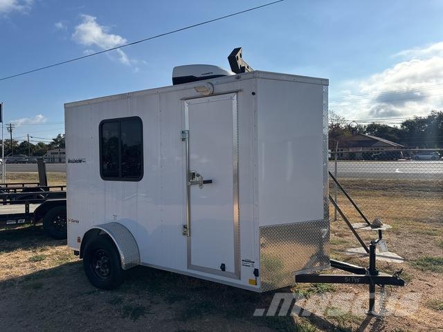 Forest River  Rimorchi cassonati