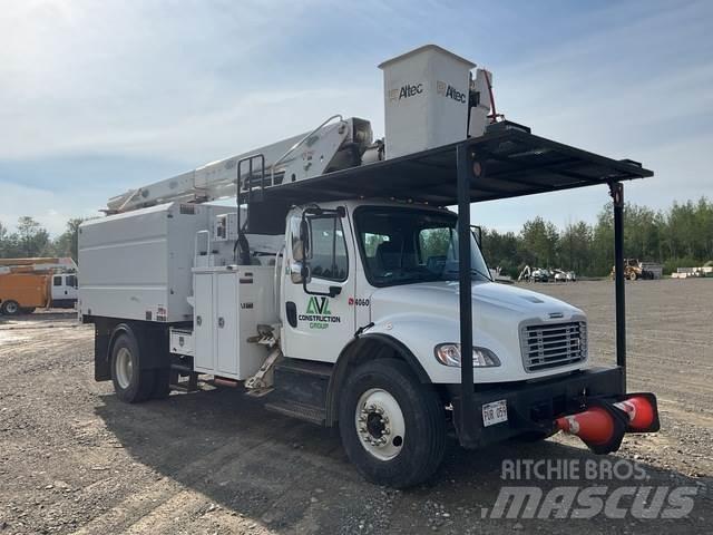 Freightliner  Piattaforme autocarrate