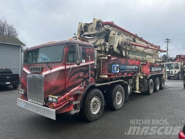 Freightliner  Autopompe per calcestruzzo