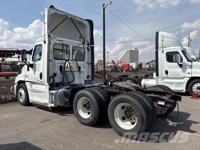 Freightliner  Motrici e Trattori Stradali