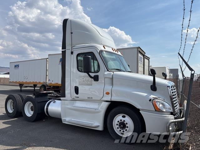 Freightliner  Motrici e Trattori Stradali