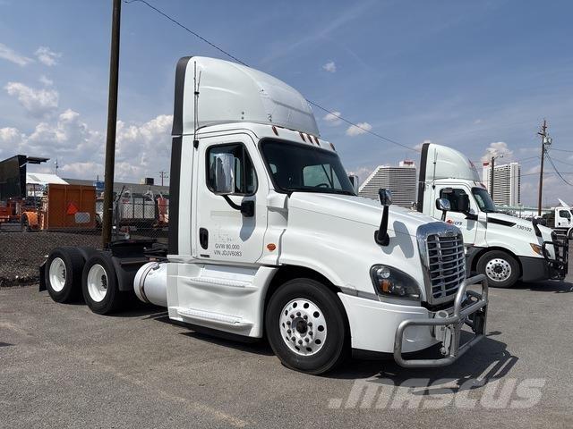 Freightliner  Motrici e Trattori Stradali