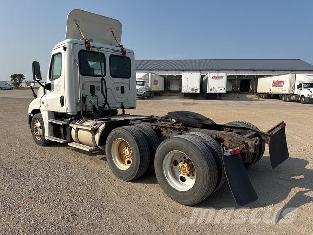 Freightliner  Motrici e Trattori Stradali