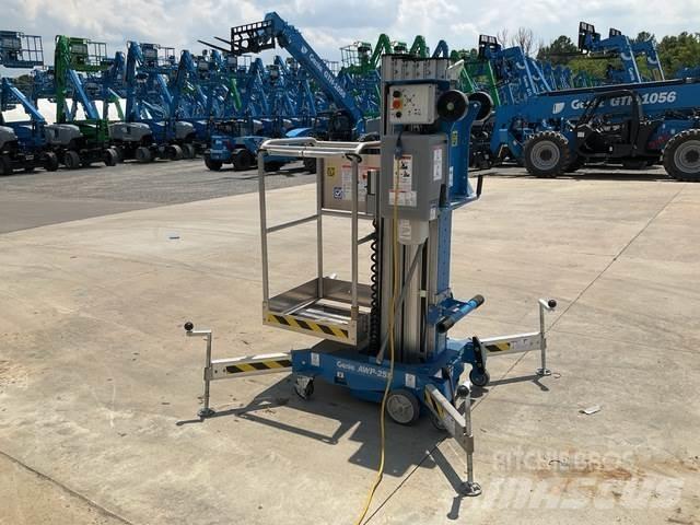 Genie AWP-25S Sollevatori verticali