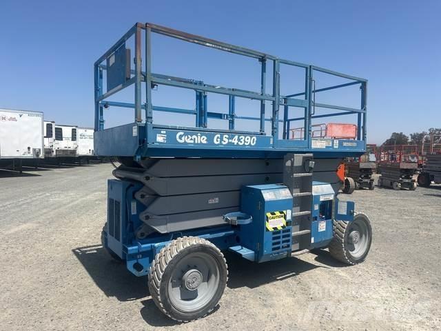 Genie GS-4390 Piattaforme a pantografo