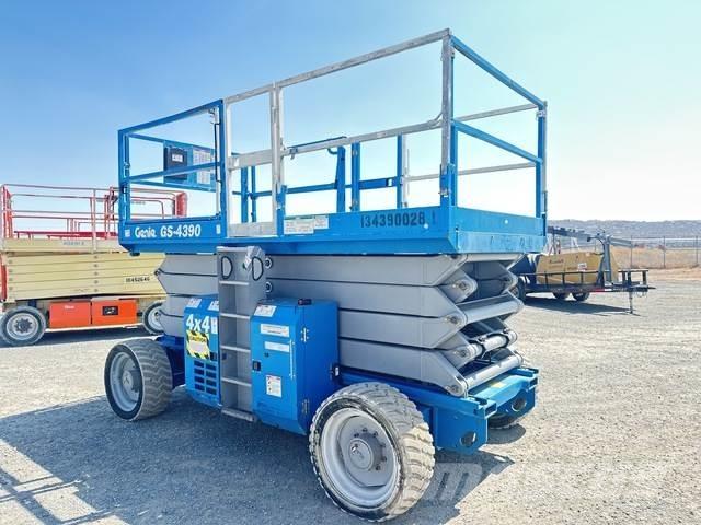 Genie GS-4390 Piattaforme a pantografo