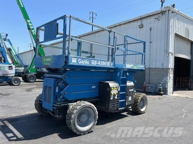 Genie GS-4390 Piattaforme a pantografo