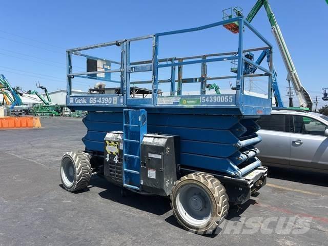 Genie GS-4390 Piattaforme a pantografo