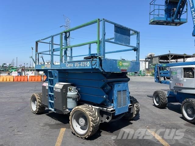 Genie GS-4390 Piattaforme a pantografo