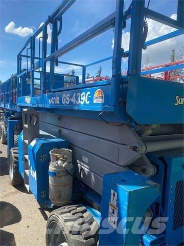 Genie GS4390RT Piattaforme a pantografo