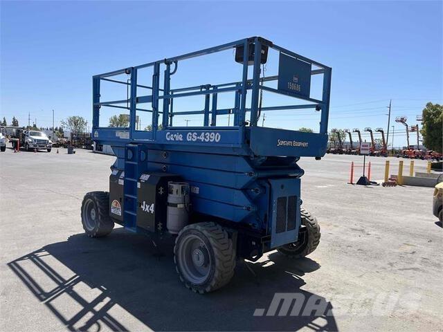 Genie GS4390RT Piattaforme a pantografo