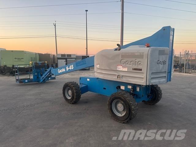 Genie S-45 Piattaforme a braccio telescopico