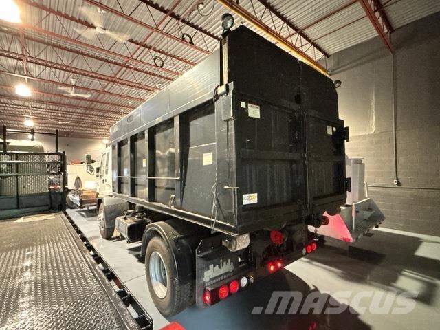 GMC T7500 Camion con cassone scarrabile