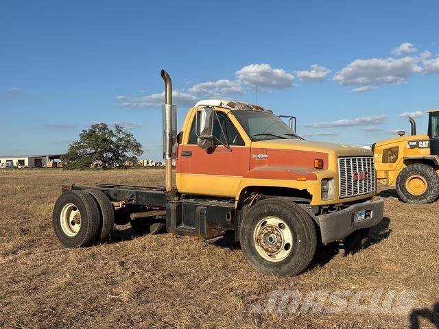 GMC Topkick Cabine e interni