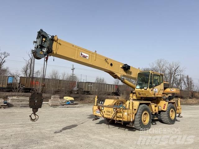 Grove RT530E Gru per terreni difficili