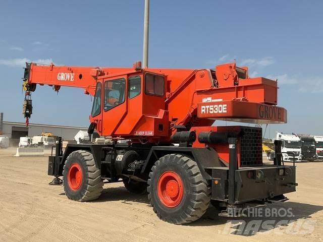 Grove RT530E Gru per terreni difficili