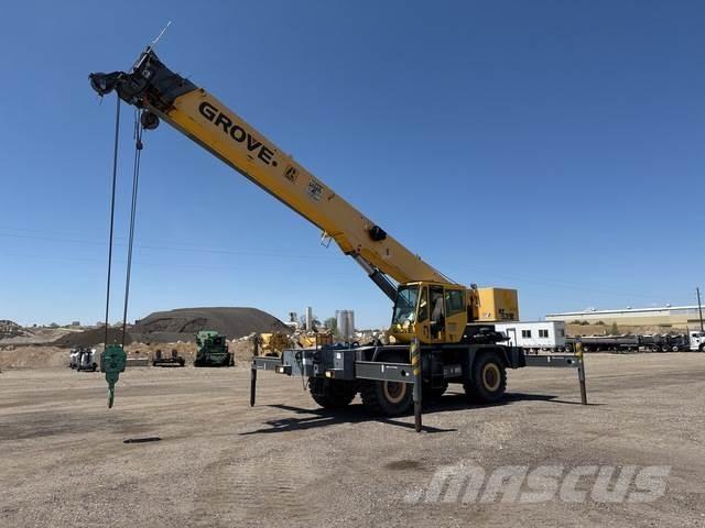 Grove RT535E Gru per terreni difficili