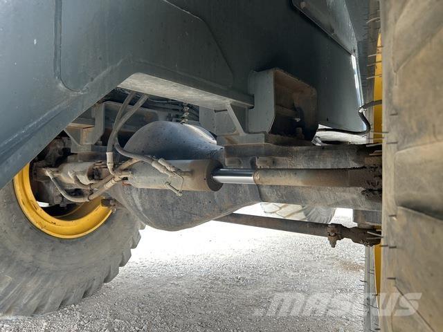 Grove RT700E Gru per terreni difficili