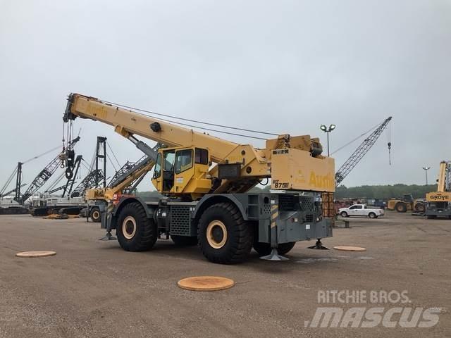 Grove RT875E Gru per terreni difficili