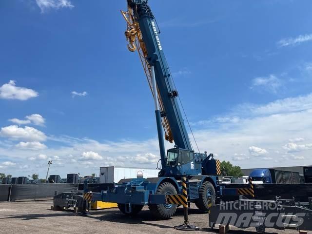 Grove RT890E Gru per terreni difficili