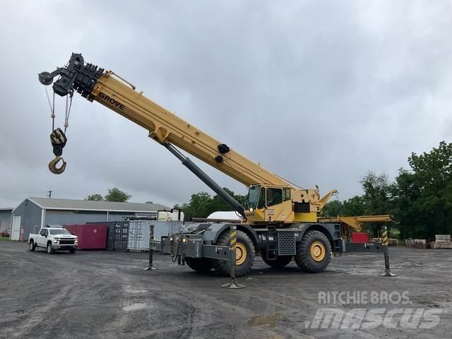 Grove RT890E Gru per terreni difficili