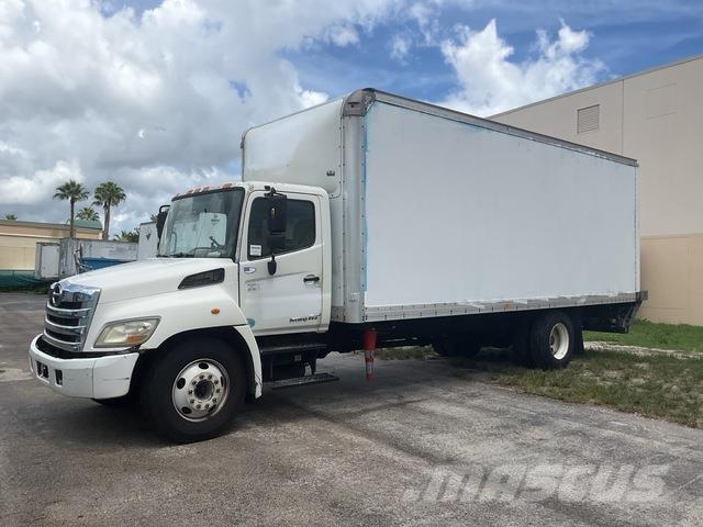 Hino 238 Camion cassonati