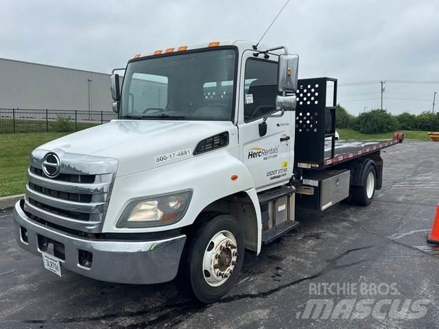 Hino 258ALP Carroattrezzi
