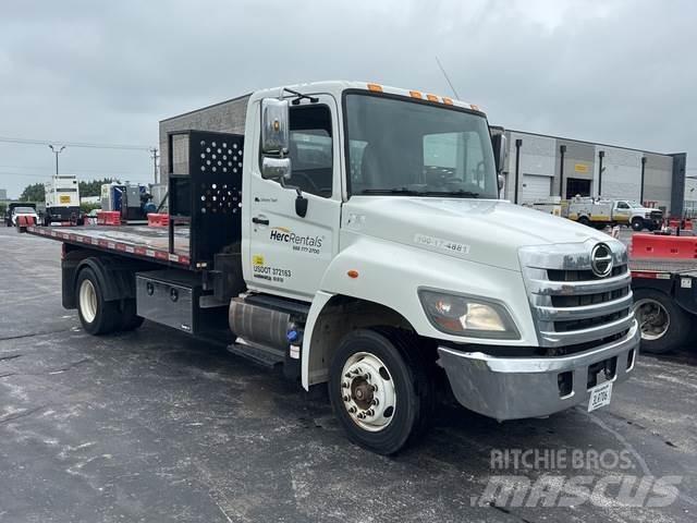 Hino 258ALP Carroattrezzi