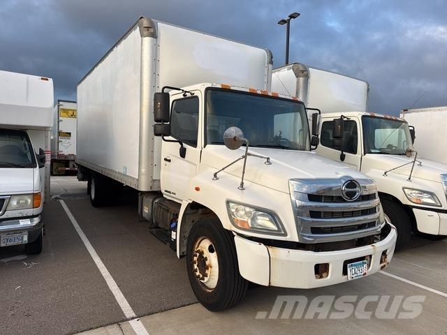 Hino 268 Camion cassonati