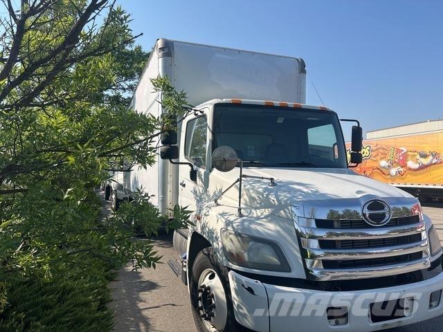 Hino 268 Camion cassonati