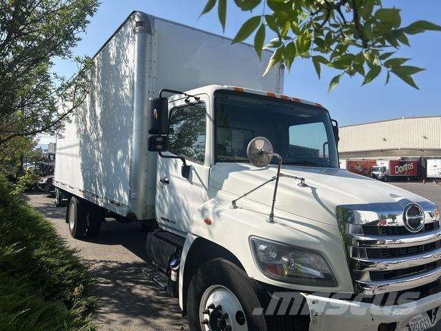 Hino 268 Camion cassonati