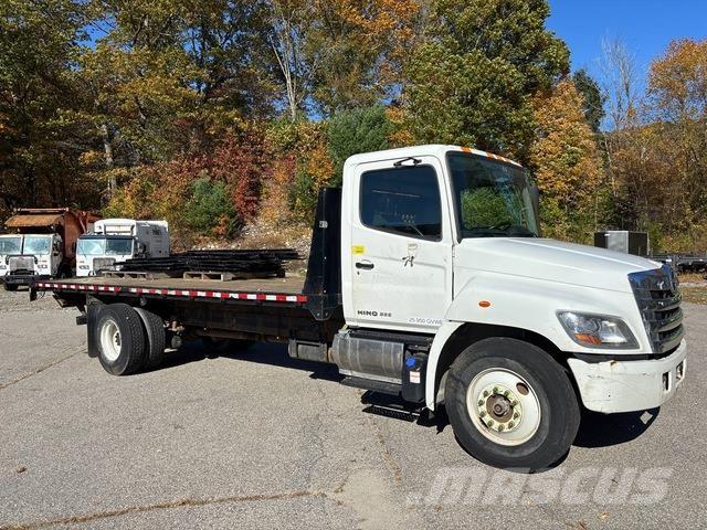 Hino 268 Camion con sponde ribaltabili