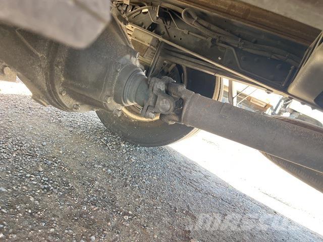 Hino 300 616 Camion a temperatura controllata