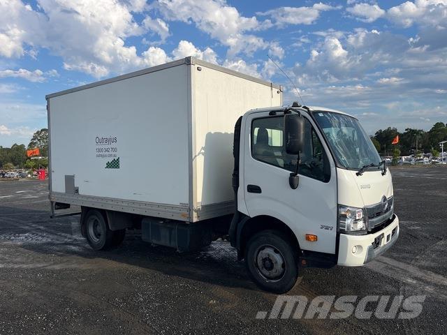 Hino 300 721 Camion cassonati